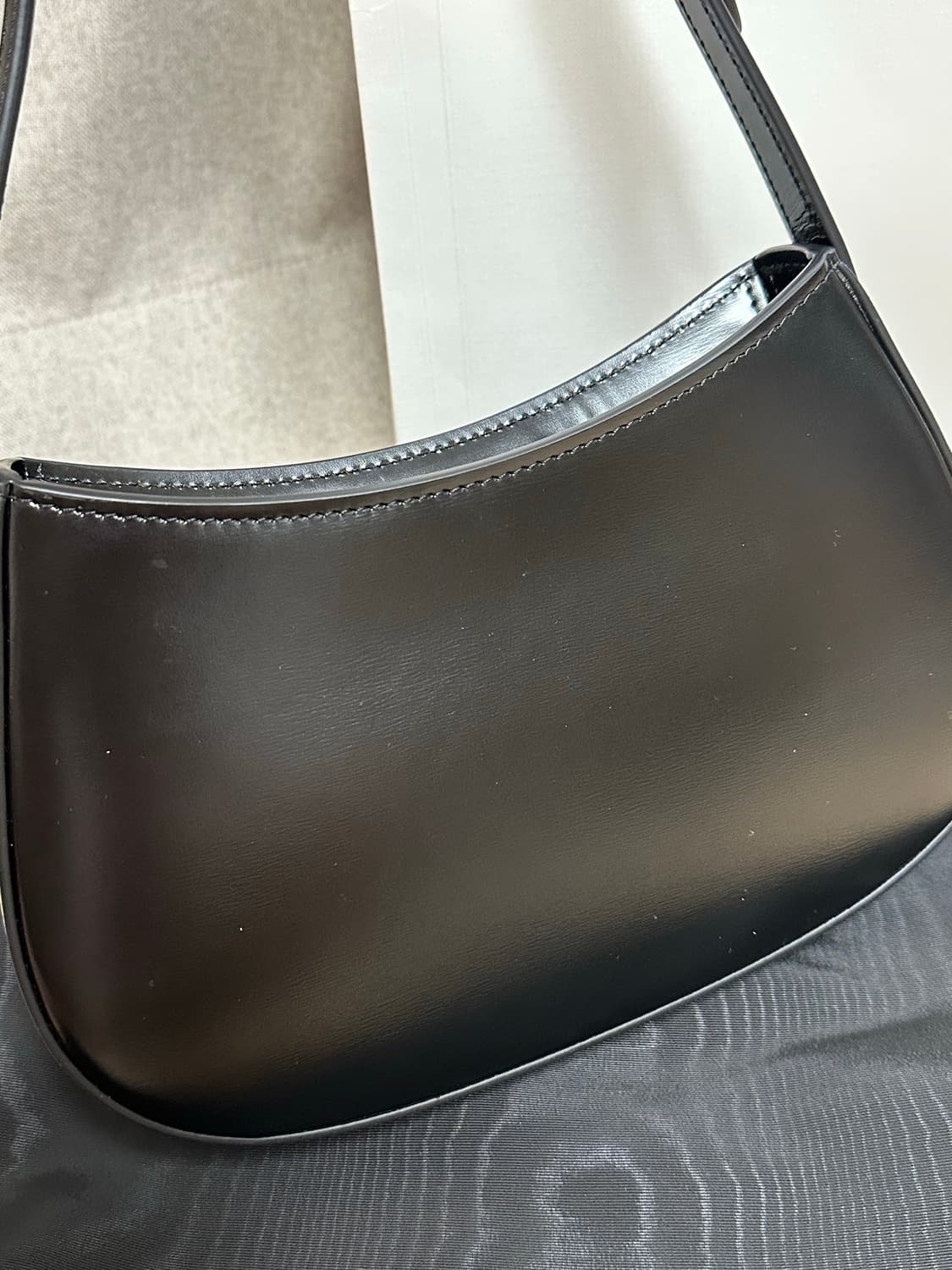 셀린 틸리백 상품이미지4