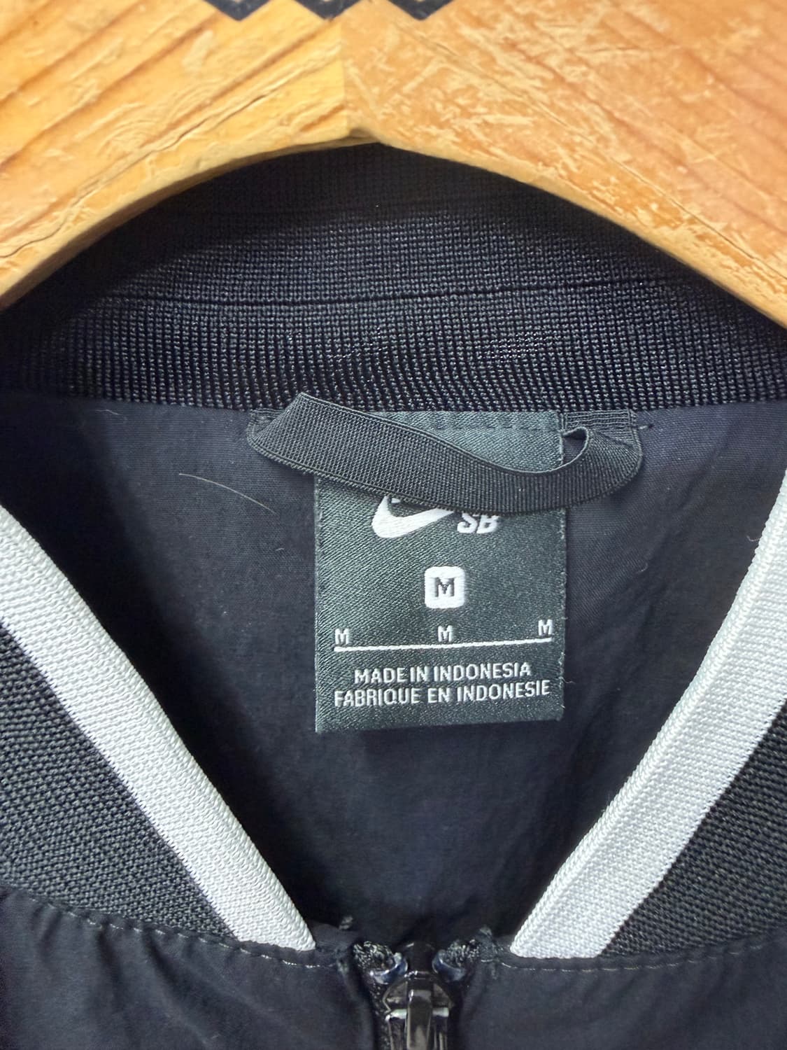 정품) 나이키 SB 블랙 우븐 봄버 자켓 M 상품이미지6