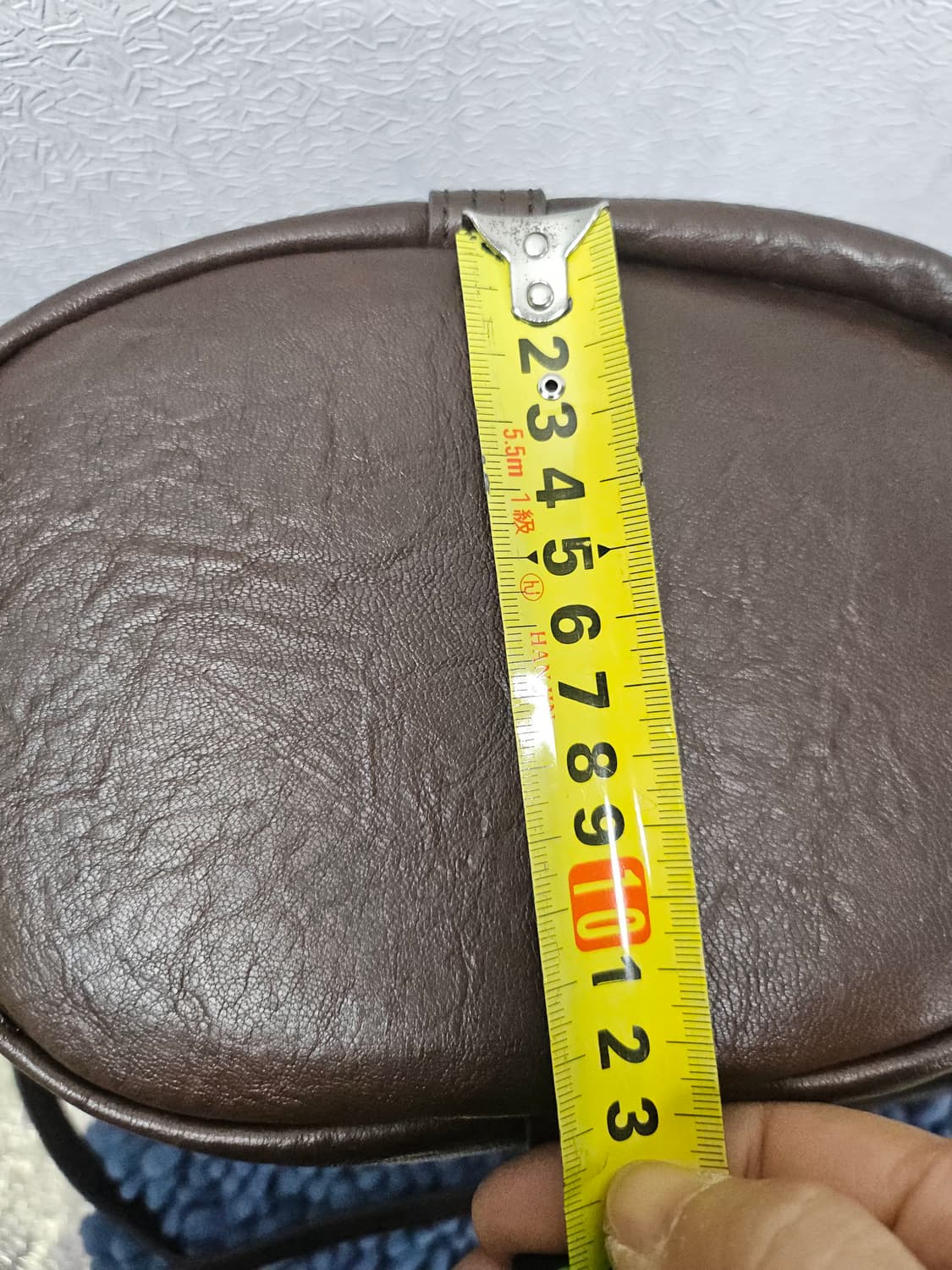 브라운 인조가죽 원통형 토드 크로스백 상품이미지9