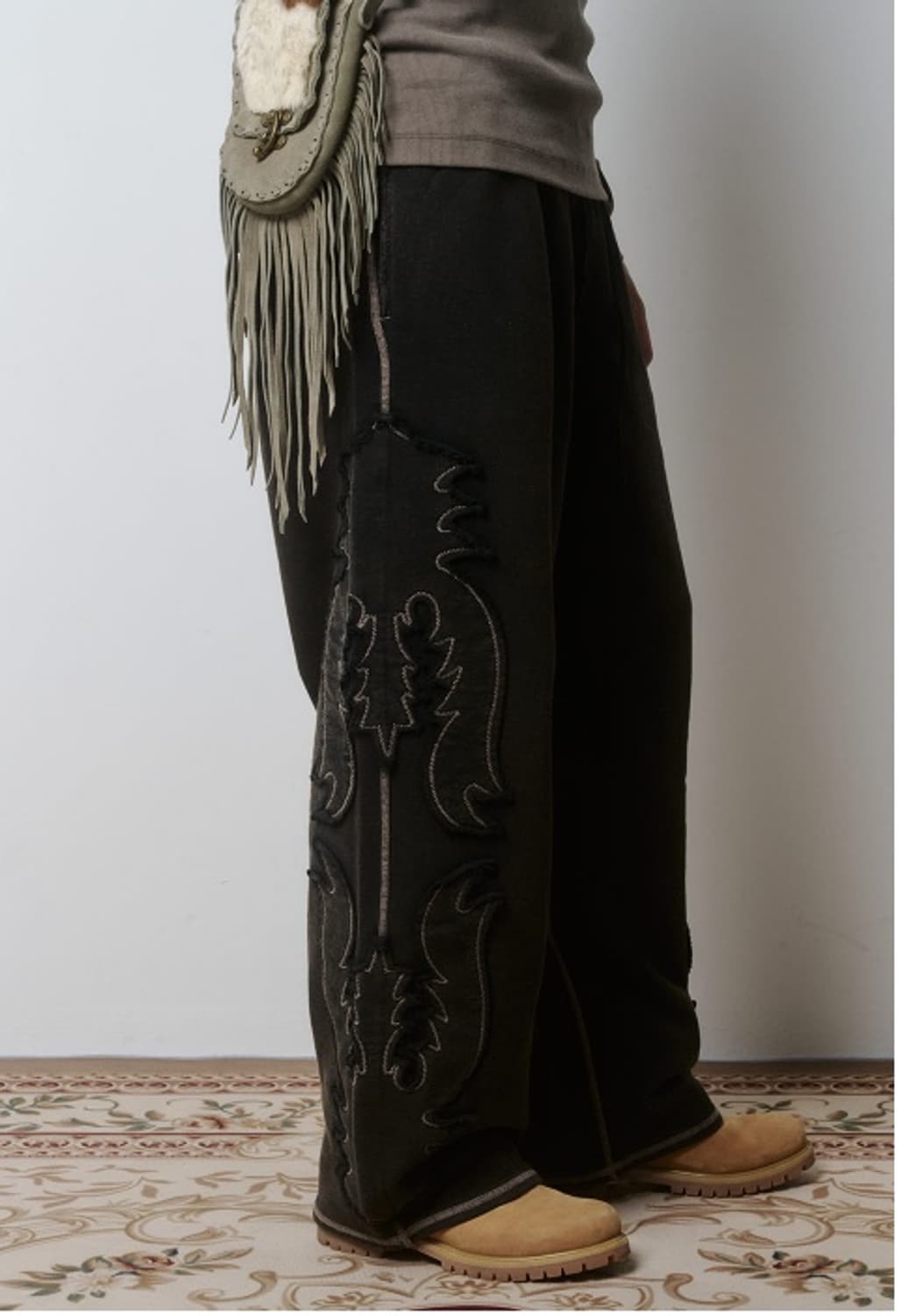 [1] 무라아에르 페더 아플리케 스웻팬츠 상품이미지1