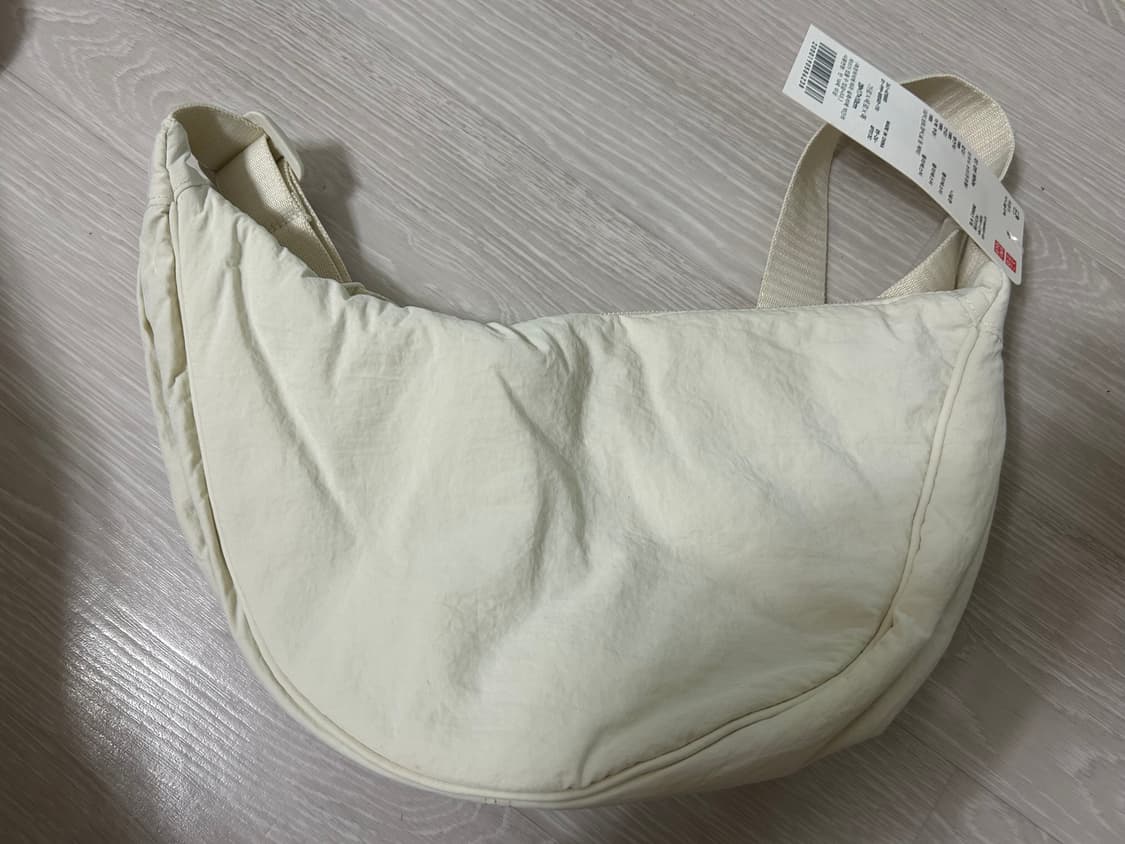 유니클로 라운드 미니 숄더백 오프 화이트 상품이미지1