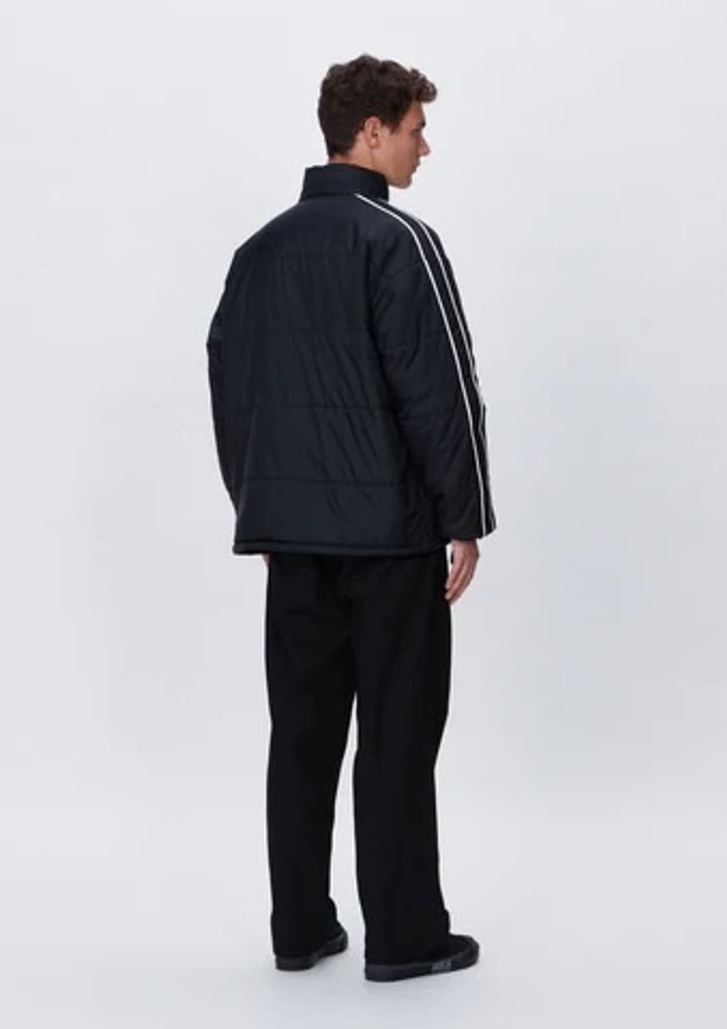 새상품) 22FW 네이버후드 트랙 패디드 경량 자켓(100-105) 상품이미지4