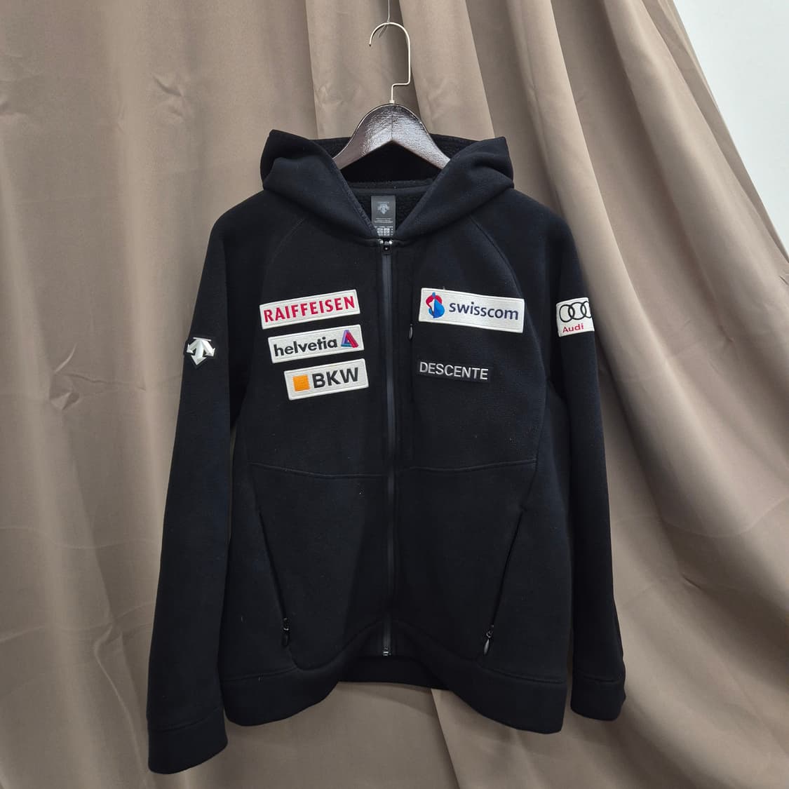 데상트 아우디 스위스 스키팀 후리스 105 상품이미지1