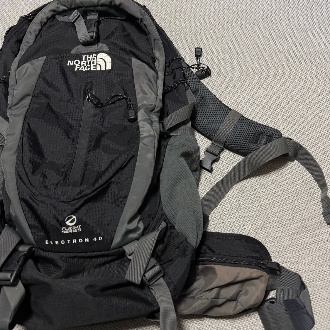 노스페이스 플라이트 시리즈 Electron 40 백팩 상품이미지3