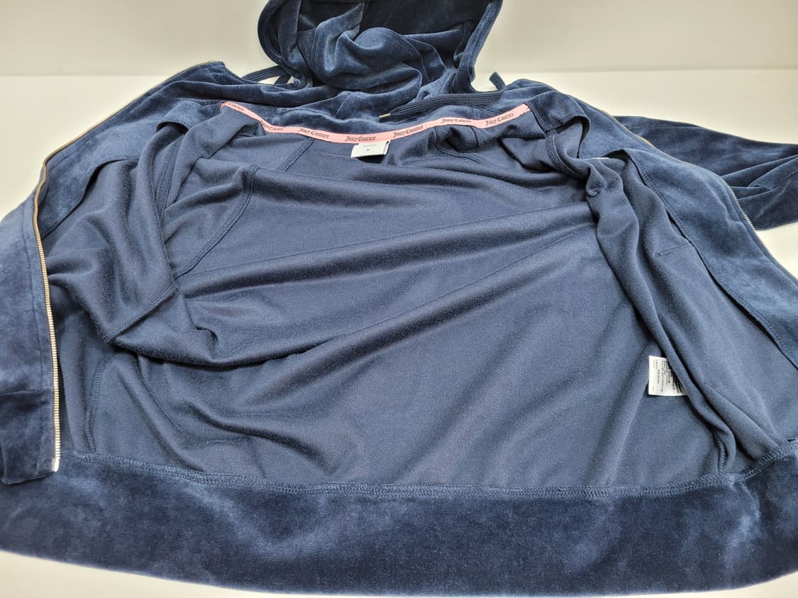 쥬시꾸띄르 23FW 큐빅 로고 벨벳 후드 집업 / 여 M 네이비
 상품이미지8