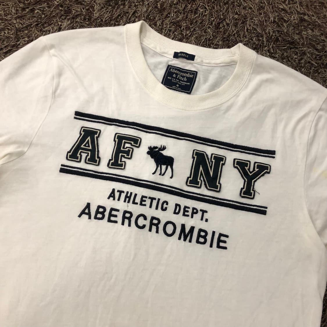 아베크롬비 화이트 로고 반팔 티셔츠 상품이미지2