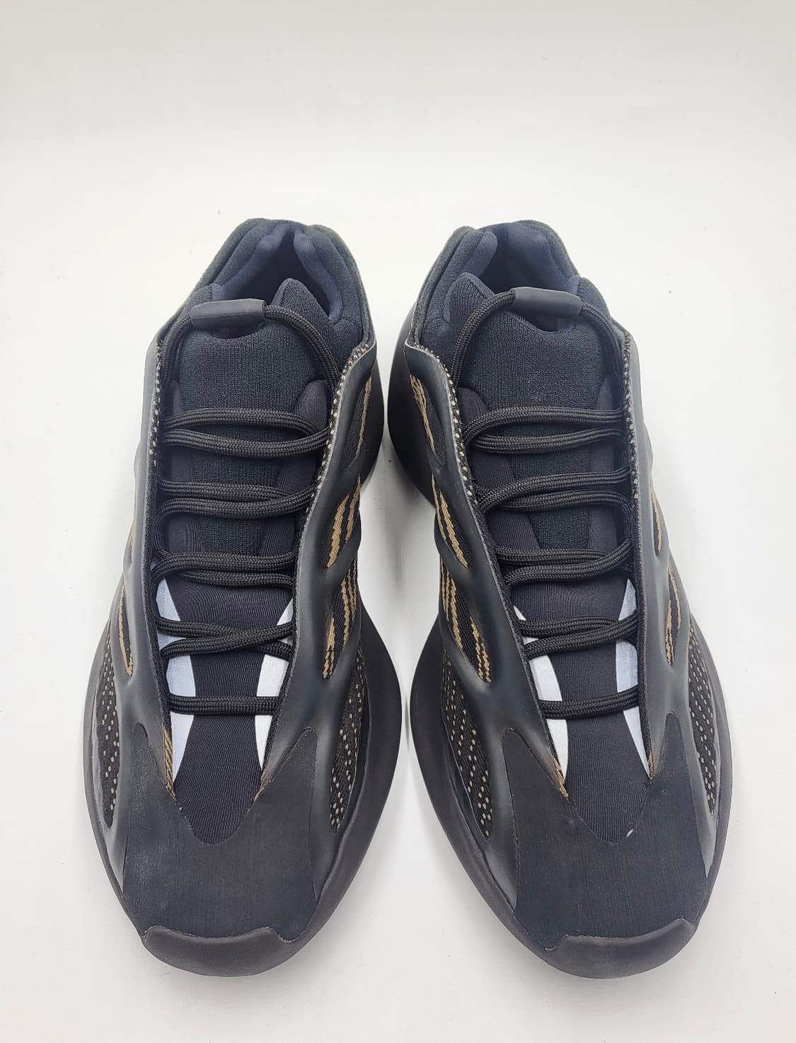 아디다스 이지 700 V3 클레이 브라운 280 솔닷케어완료 상품이미지1