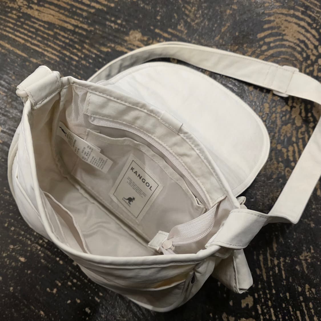 캉골 에센셜 RC 플랩 크로스백 상품이미지8