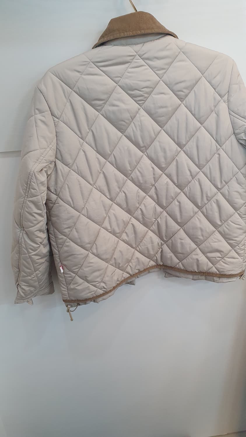 캉골 코듀로이 퀄팅점퍼M
상태좋은편이고
세탁다됨 상품이미지5