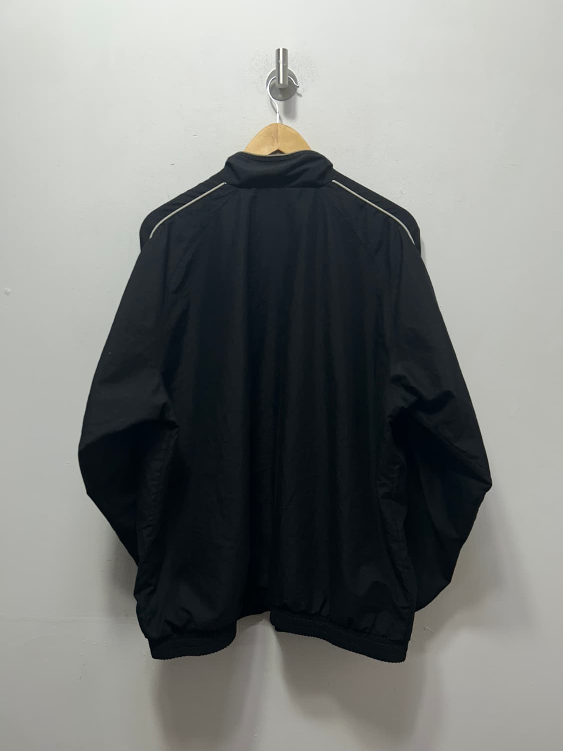 나이키 남성 블랙 바람막이 점퍼 110사이즈  상품이미지2