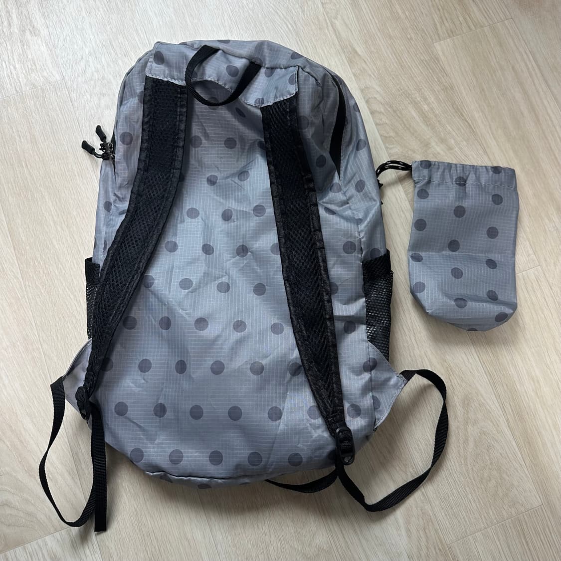 하이산 도트 백팩 차콜 상품이미지4