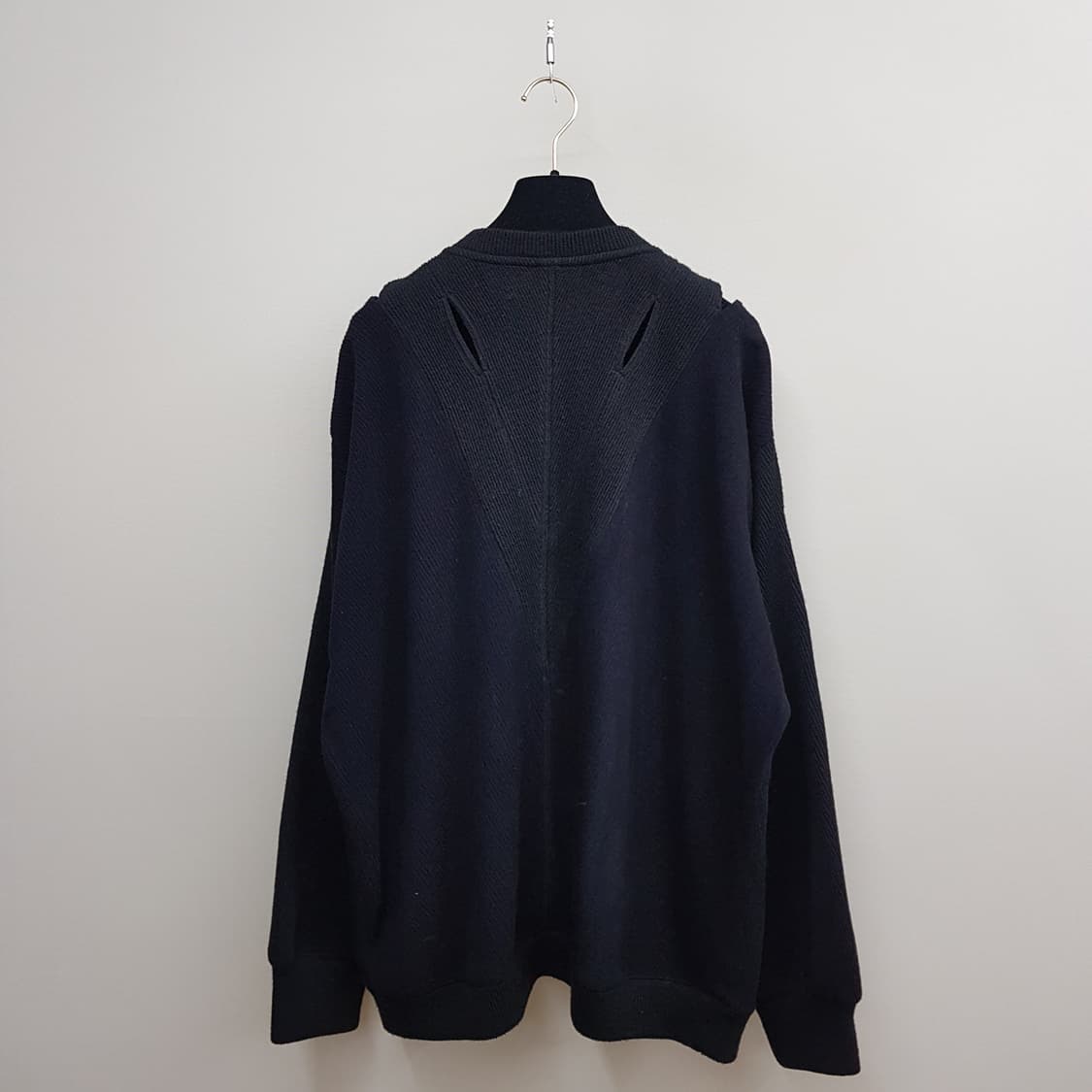 한섬 시스템 2022 컷아웃 디테일 루즈핏 니트 F사이즈 상품이미지4