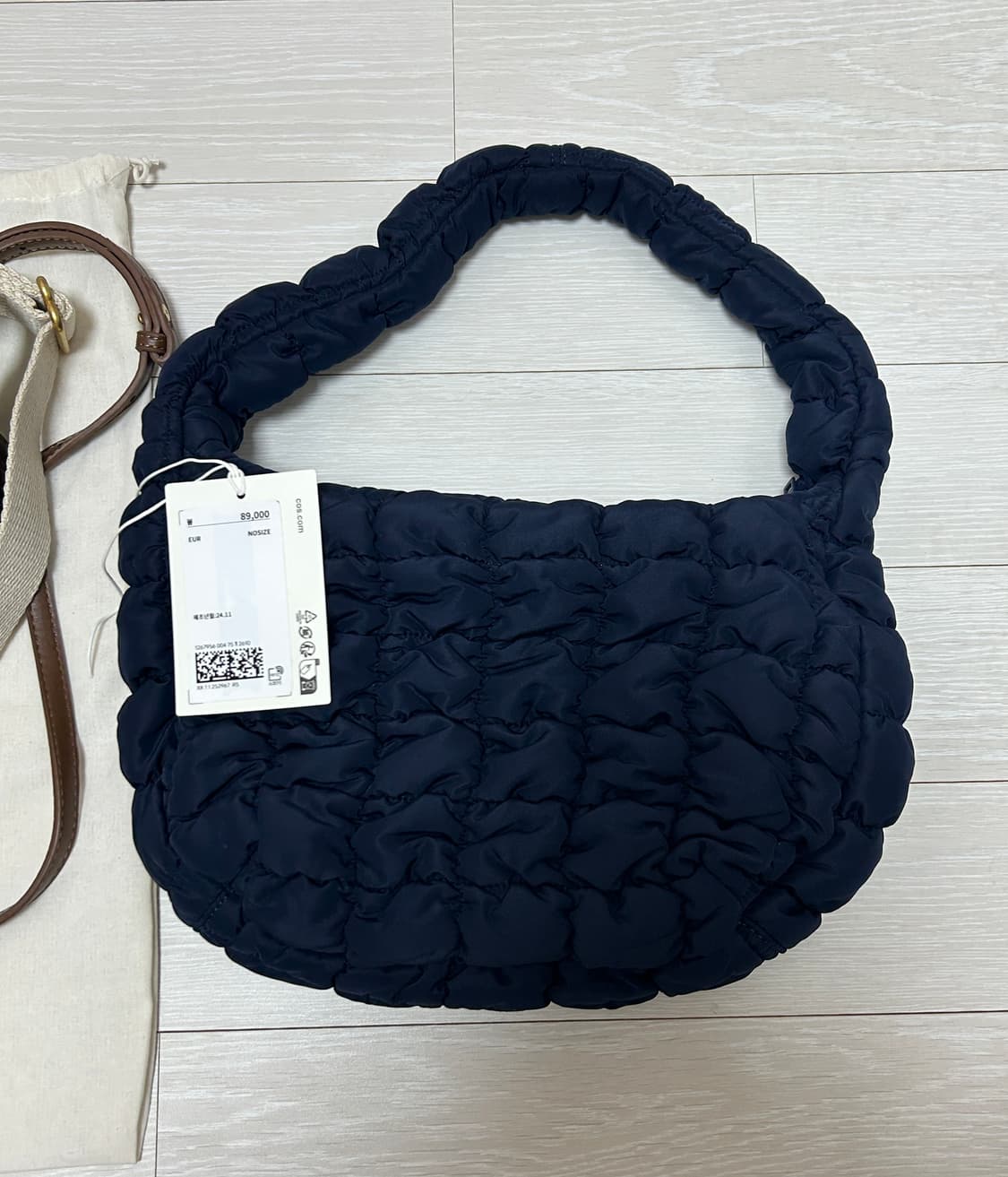 자라 톱스티칭 미니백 미우미우 + 코스 퀄티드 미니 패딩 구름백 네이비 상품이미지2