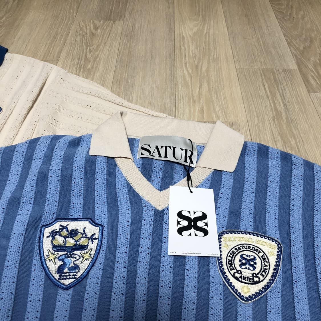 (L) 새상품 세터 SATUR 시트론 베르 와펜 칼라 풋볼 하프 니트 상품이미지2