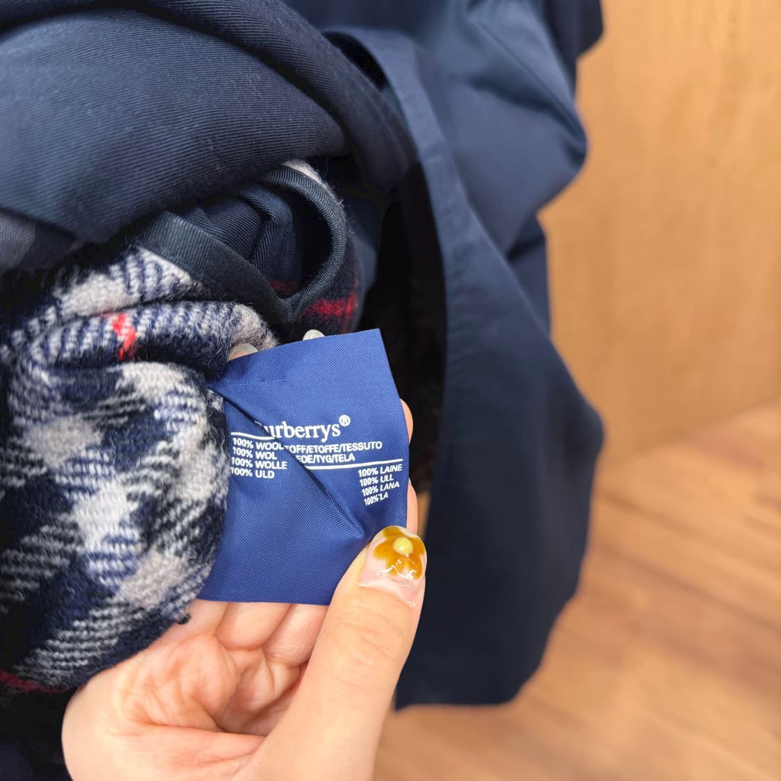 버버리 트렌치 코트 히든 버튼 울 체크 라이너 탈부착 디테일 딥 네이비 상품이미지7