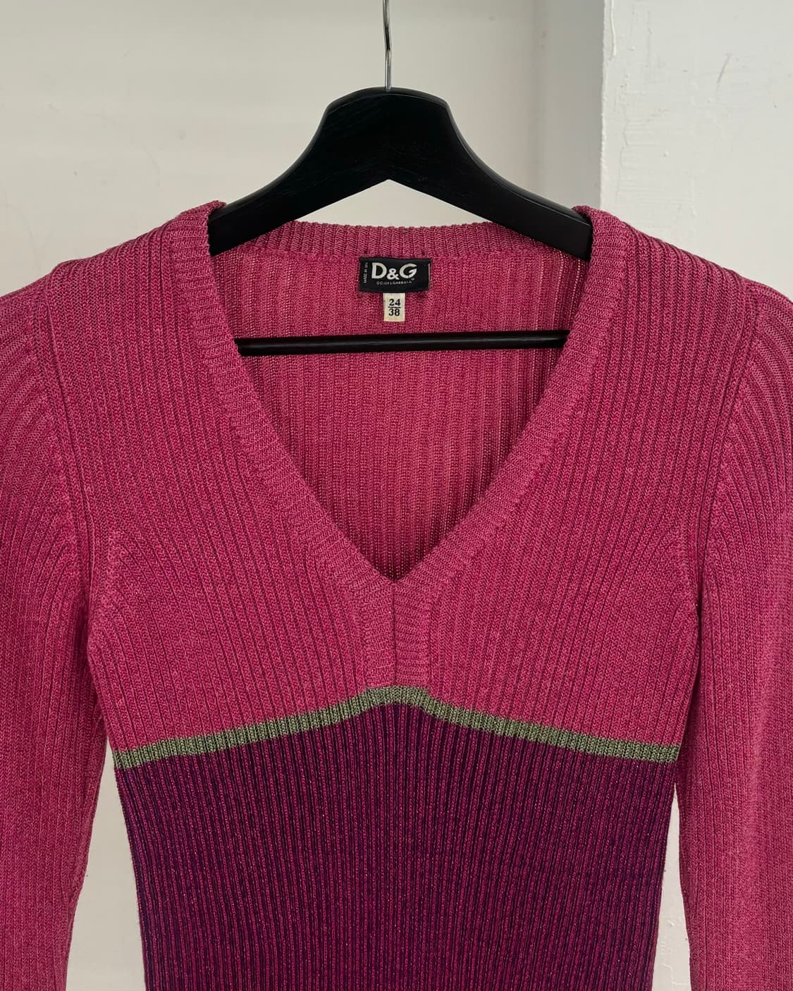돌체앤가바나 핑크 브이넥 니트 상품이미지2