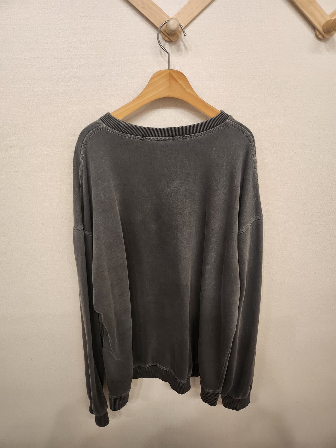 ((디즈니 정품))미키마우스🐭 오버핏 그레이 회색 워싱 맨투맨 상품이미지4