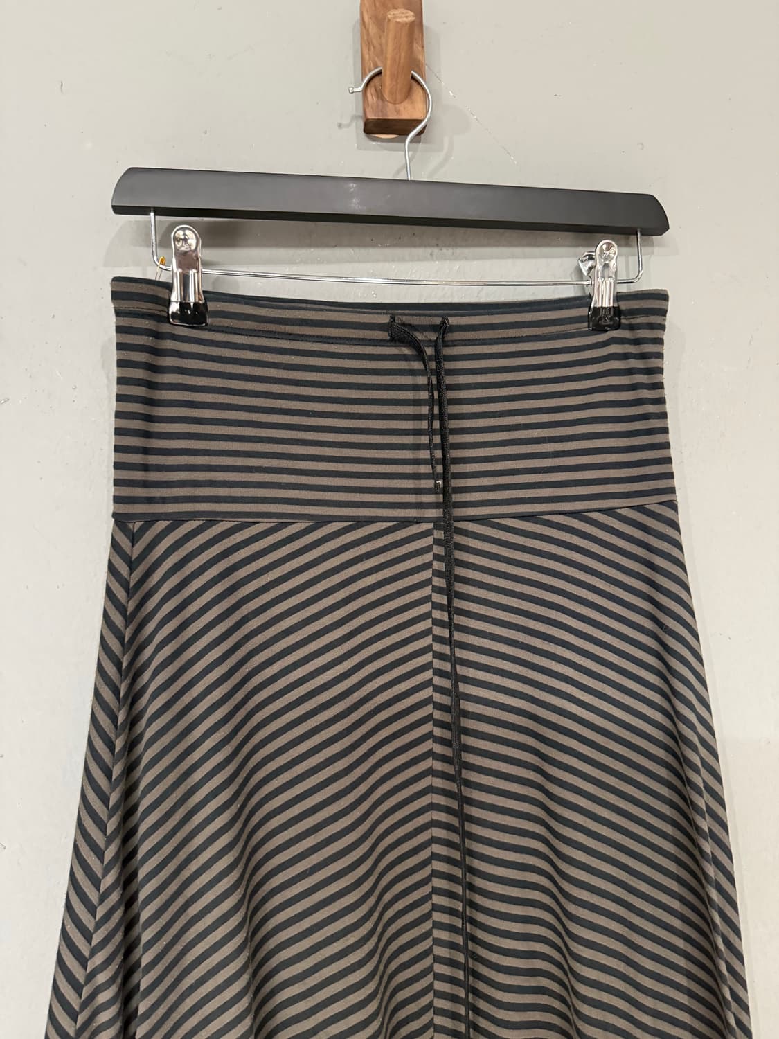 stripe pattern flare-fit skirt 상품이미지6