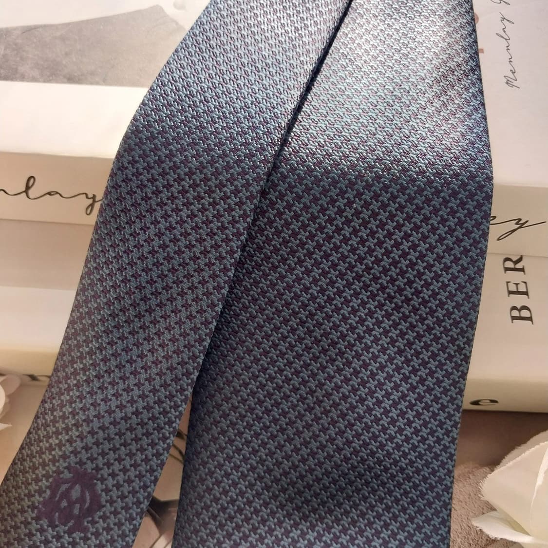 던힐 실크 네이비 넥타이 8cm A+등급 K1325
 상품이미지2