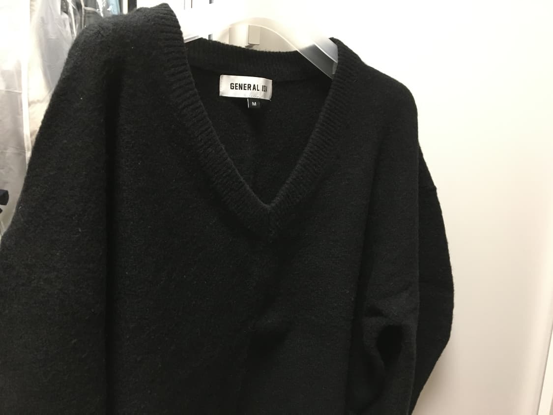 제너럴아이디어 브이넥 니트 풀오버 블랙 상품이미지4