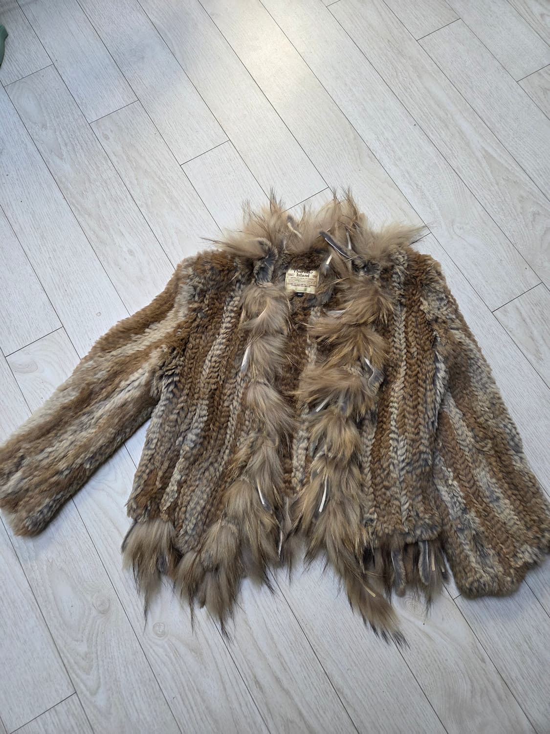 써스데이아일랜드  토끼털 너구리털 자켓 90 상품이미지1