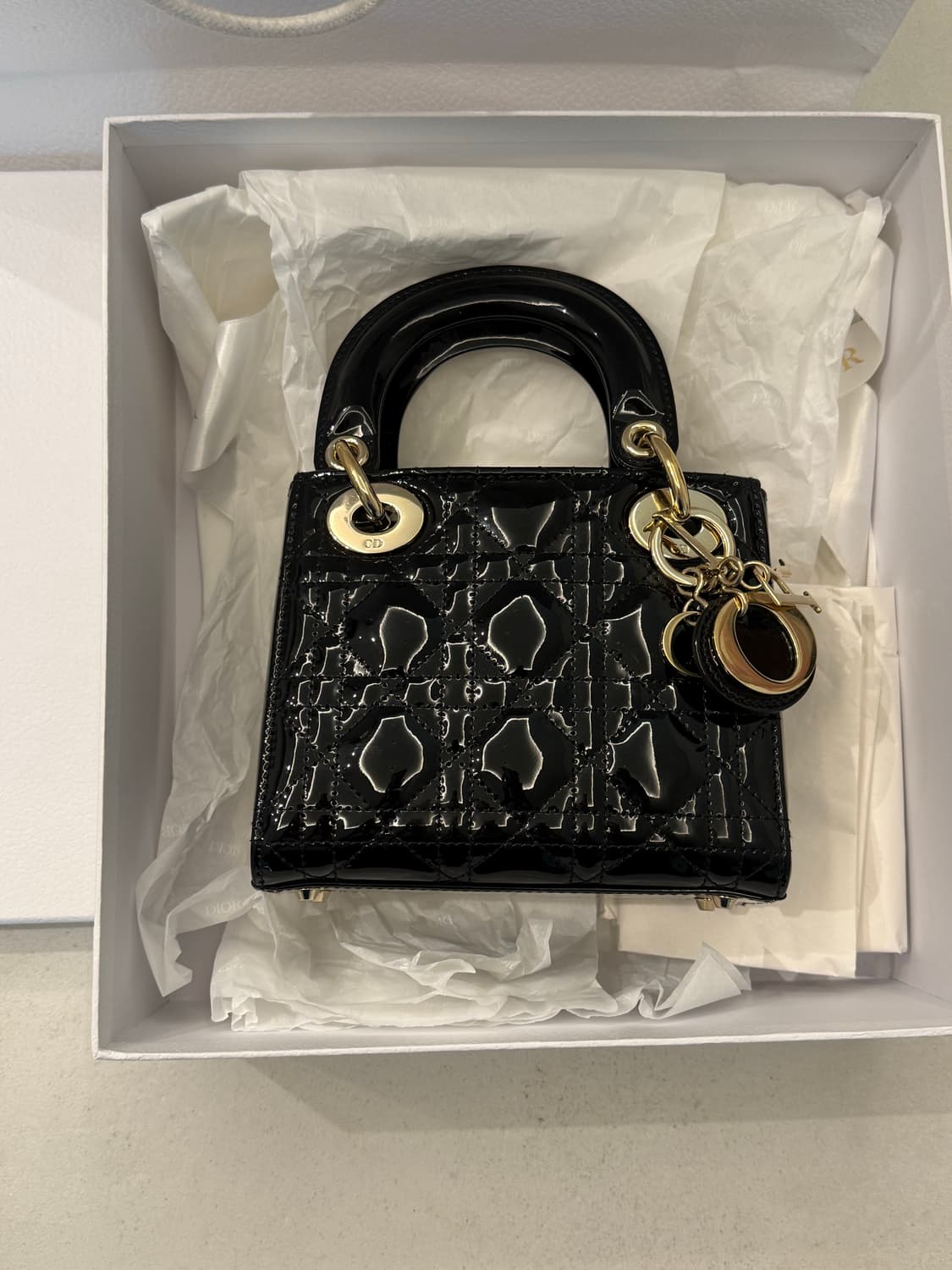 디올 레이디백 미니 페이턴트 상품이미지2