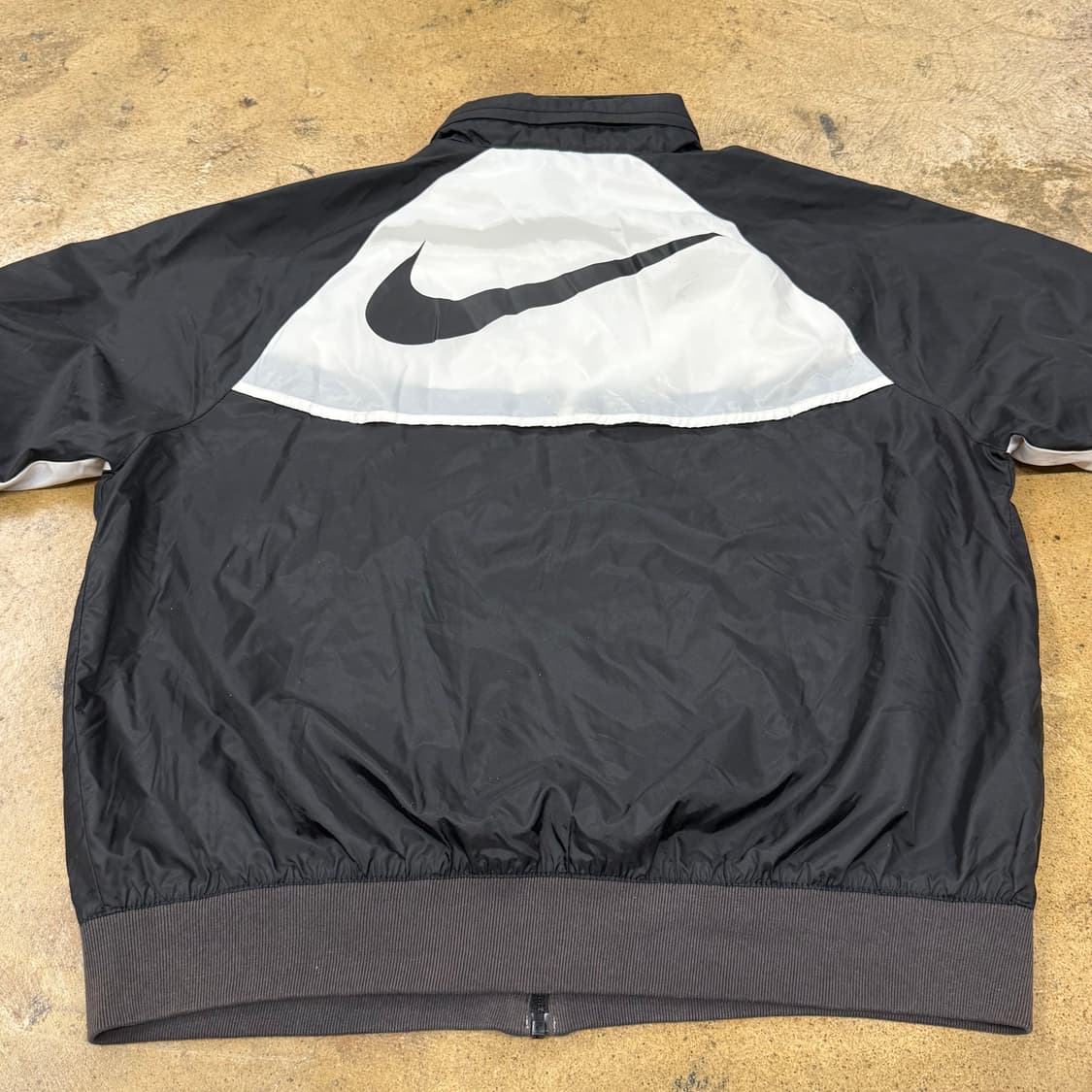[정품/L] 나이키 바람막이 블랙 화이트 b15 상품이미지4