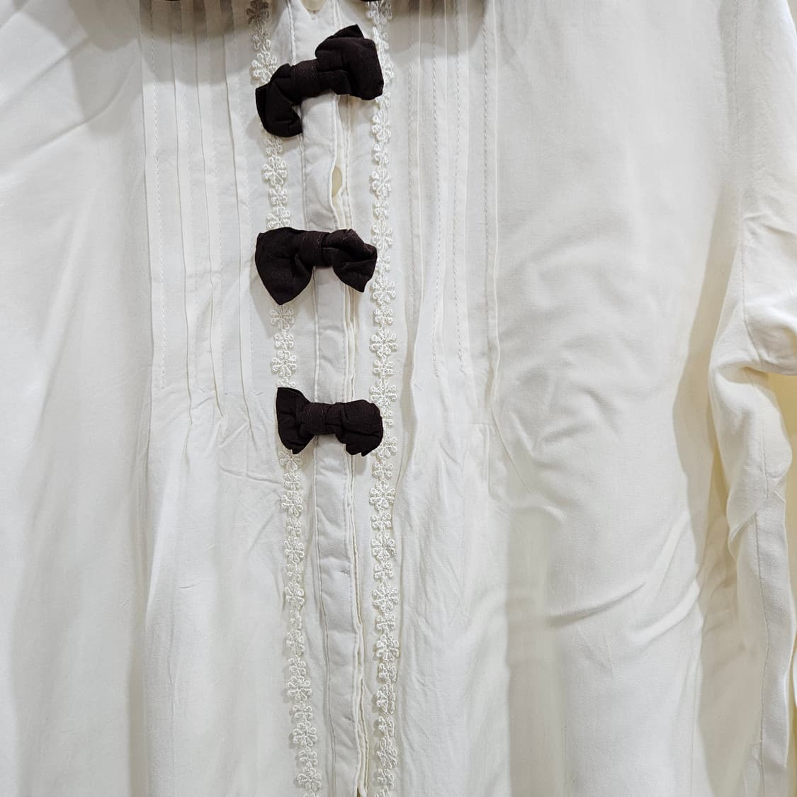 클레드솔 초코카라 리본 블라우스 상품이미지5