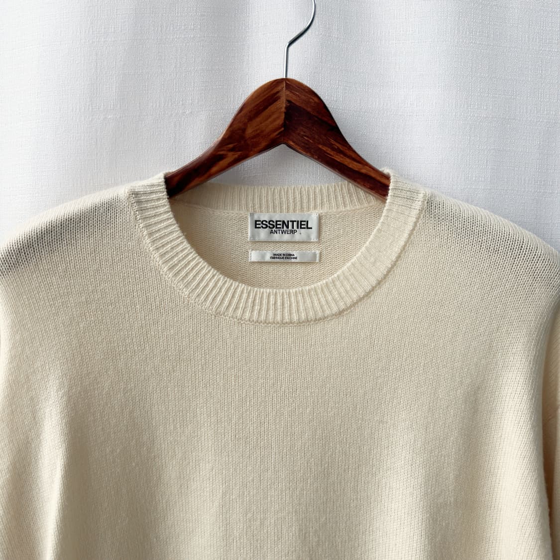 에센셜 앤트워프 울캐시미어 사이드 러플 니트 아이보리 S 상품이미지2
