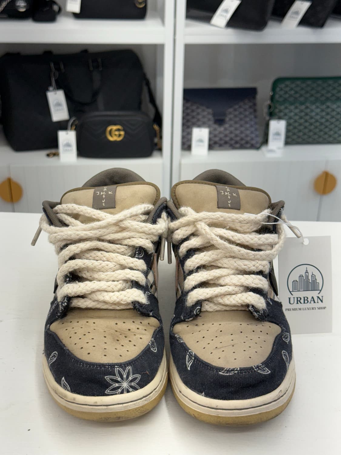 [270] 나이키 X 트래비스 스캇 SB 덩크 로우 상품이미지3