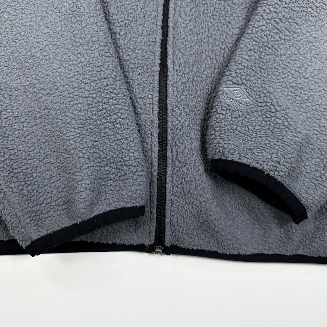 엄브로 다이아 로고 차콜 후리스 자켓 (XXL) 상품이미지5