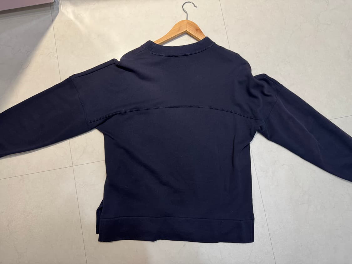 아크네 맨투맨 M 상품이미지5