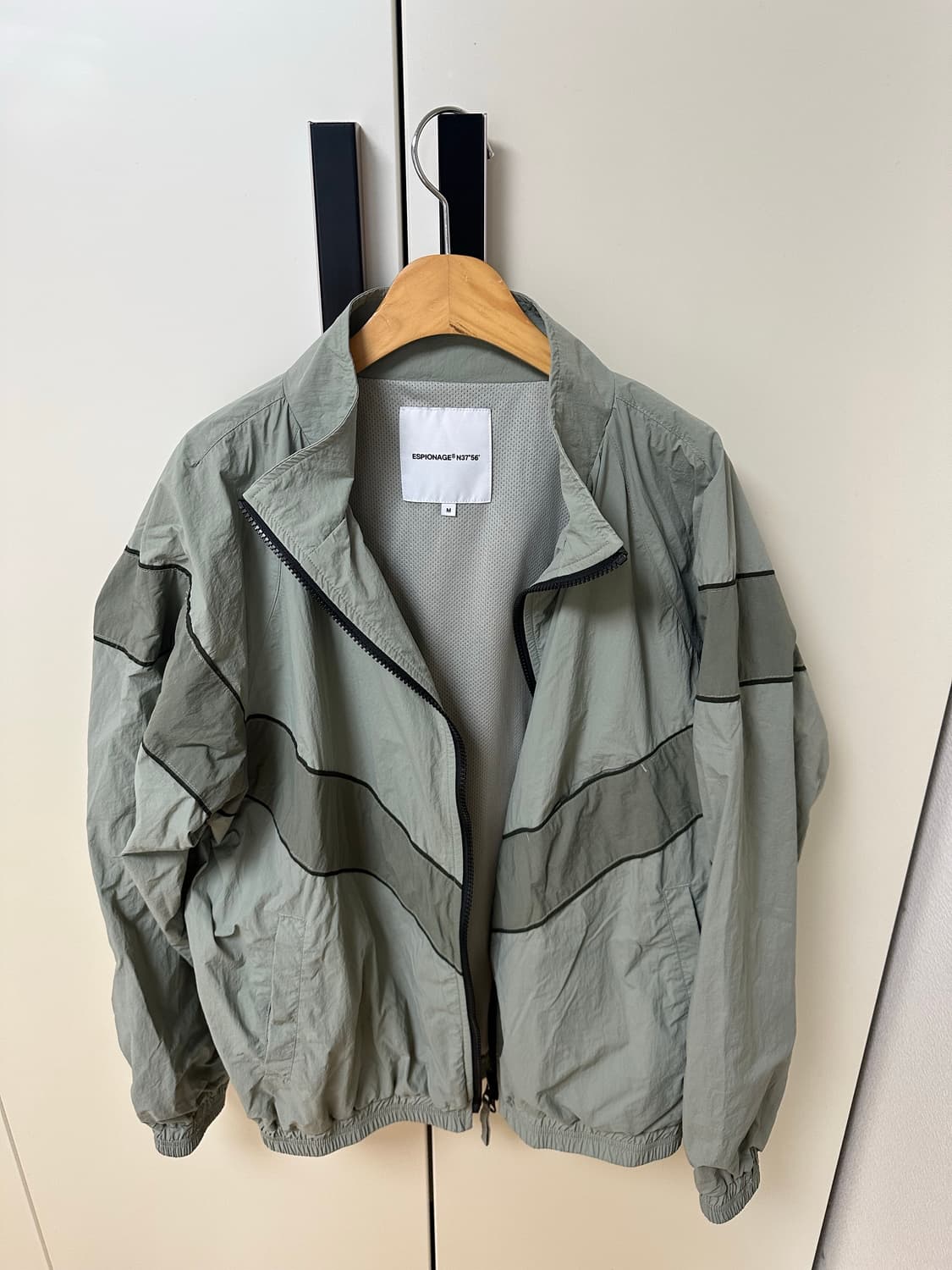 M) 에스피오나지 바람막이 자켓 팝니다 상품이미지2