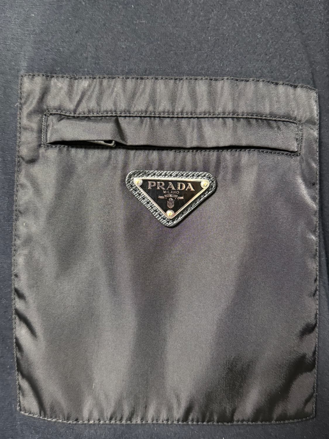 [M] 프라다 나일론 포켓 반팔티셔츠 상품이미지3