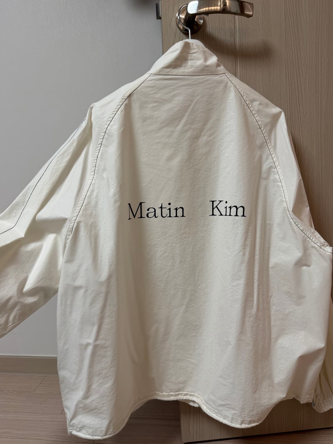 마뗑킴 바람막이 코팅 점퍼 (아이보리) 상품이미지1