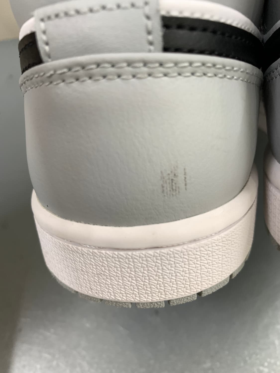 나이키 에어조던 1 미드 라이트스모크그레이 250 상품이미지7