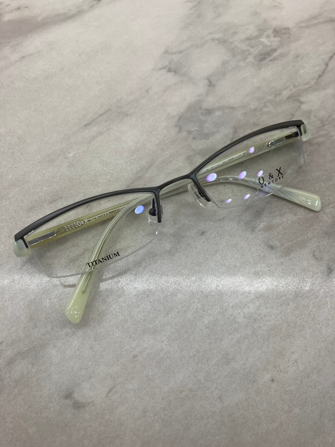 오앤엑스 O&X New York 에메랄드 그레이 스퀘어 반무테 메탈 안경 상품이미지1