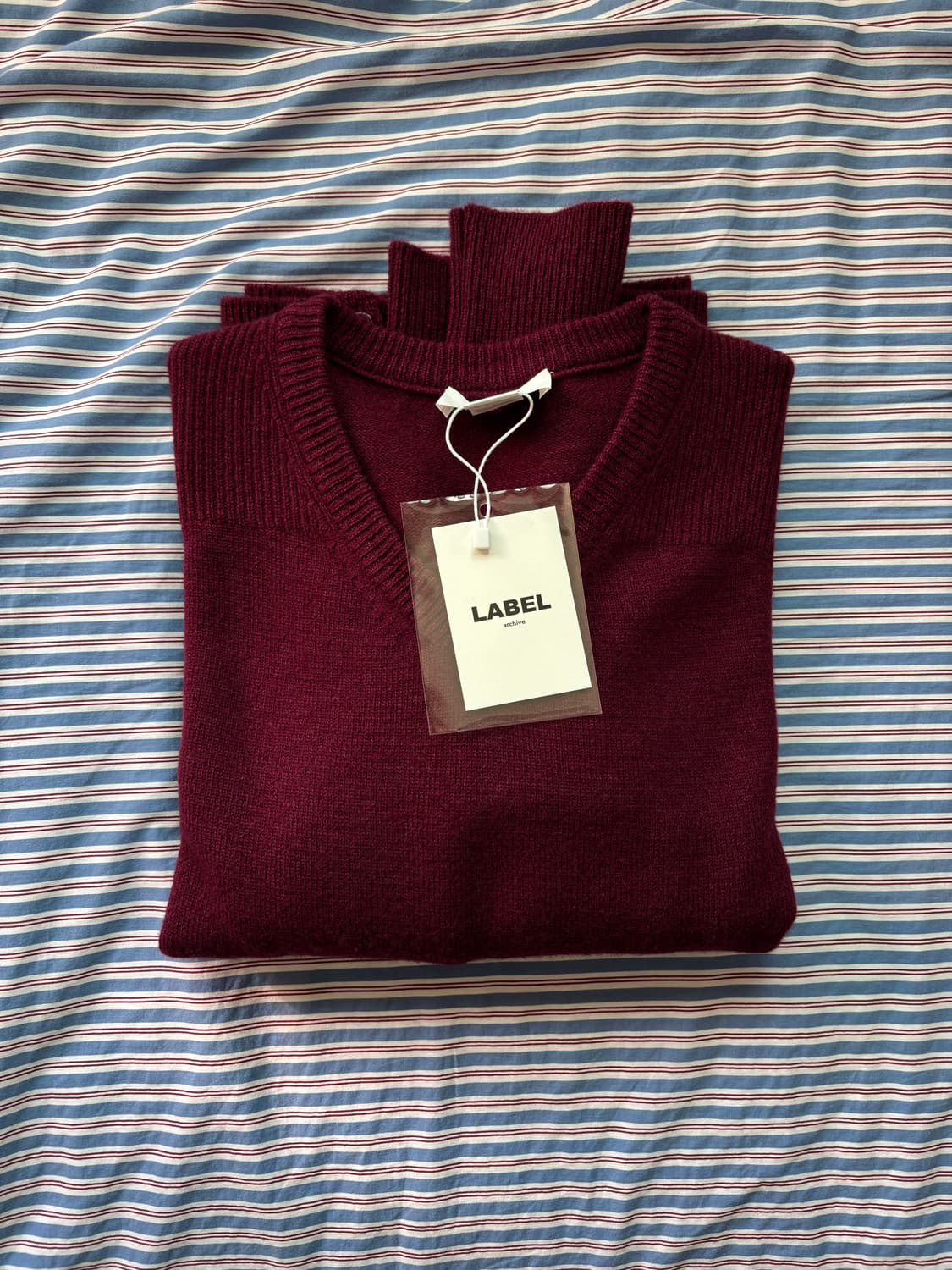 라벨아카이브 Winslo trim panel v-neck sweater 상품이미지3