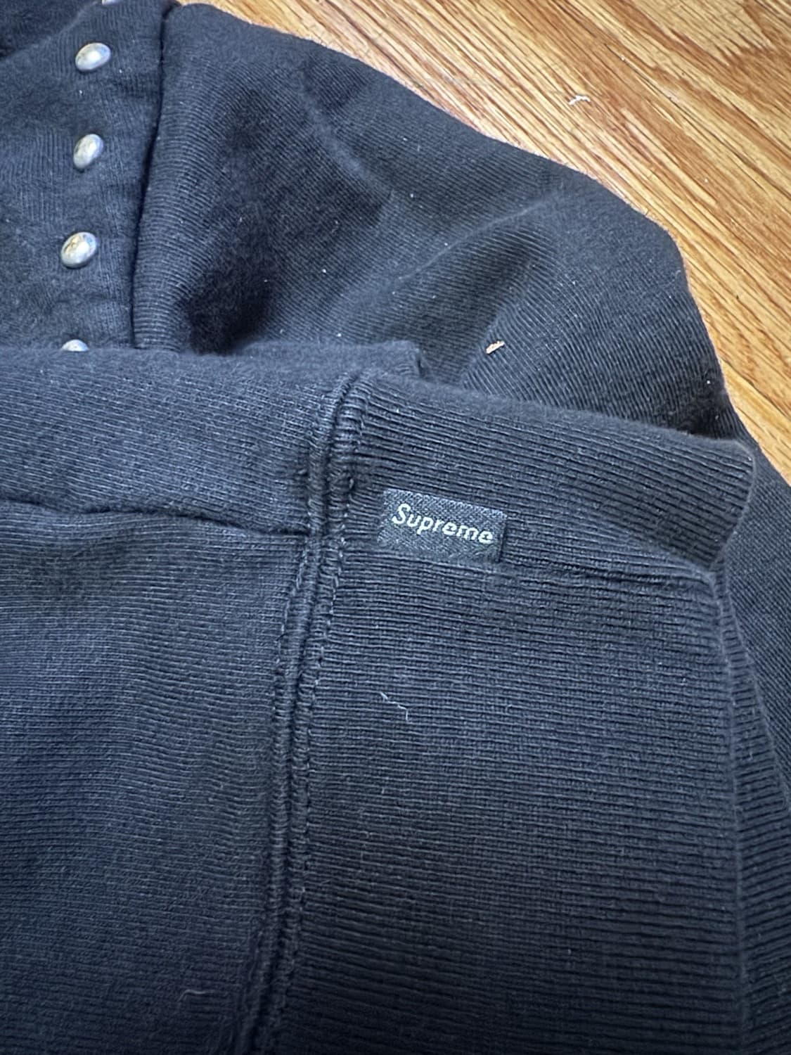 18FW 슈프림 스터디드 후드티 상품이미지4