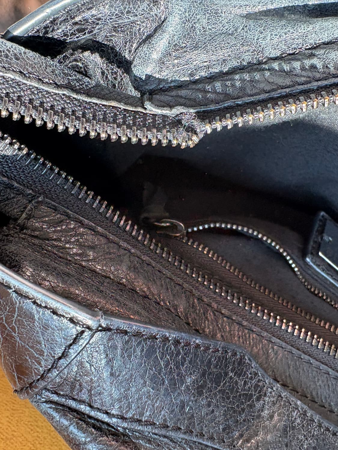 발렌시아가 모터백 시티백 숄더백 상품이미지4