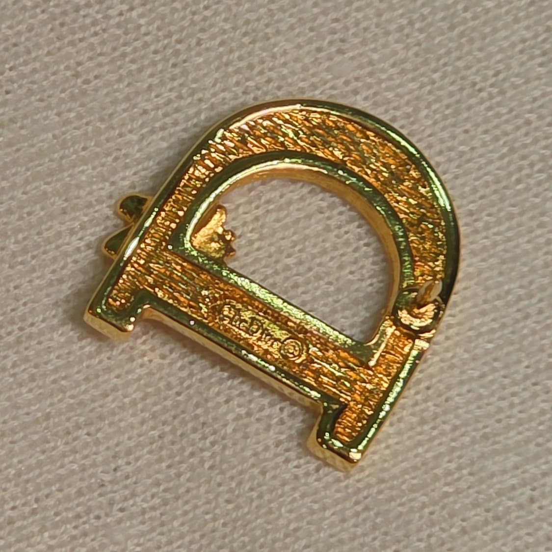 디올 D 로고 꿀벌 브로치 금장 상품이미지2