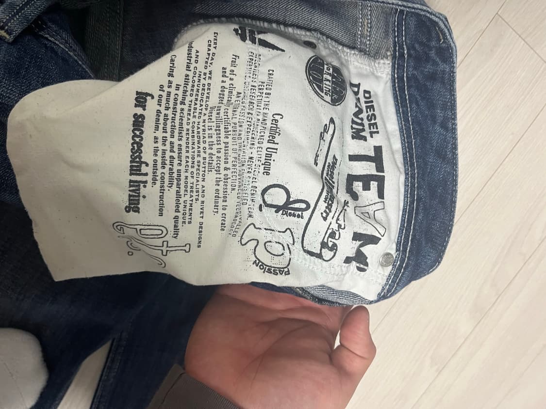 디젤 라키(LARKEE) 레귤러 일자핏 데님 W31 L30 상품이미지4