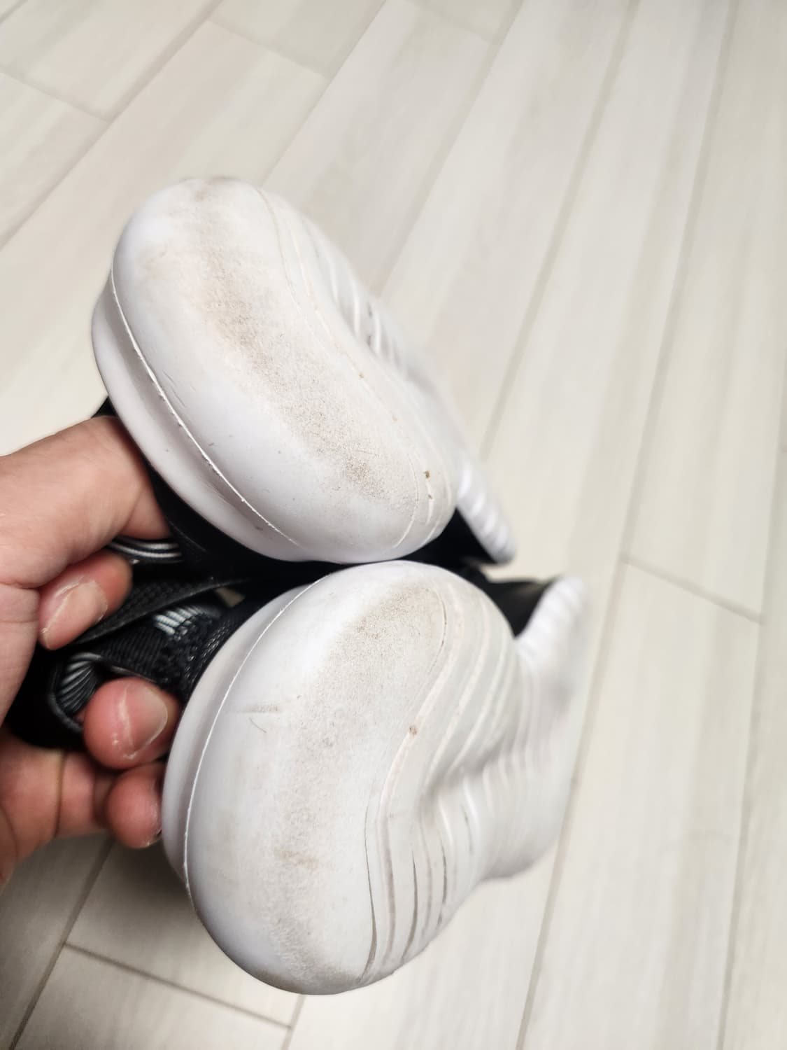 나이키 러닝화 플렉스 콘택트 3 AQ7484-004  사이즈270

아웃 상품이미지7