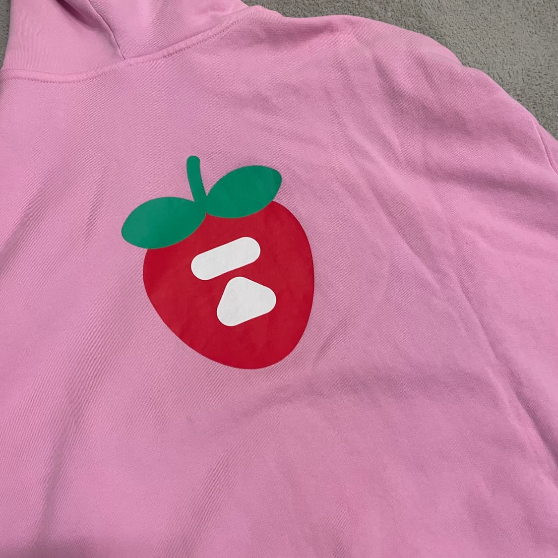 F) 베이프 APEE 딸기우유맛 스트로베리 그래픽 후드 집업 핑크 상품이미지4