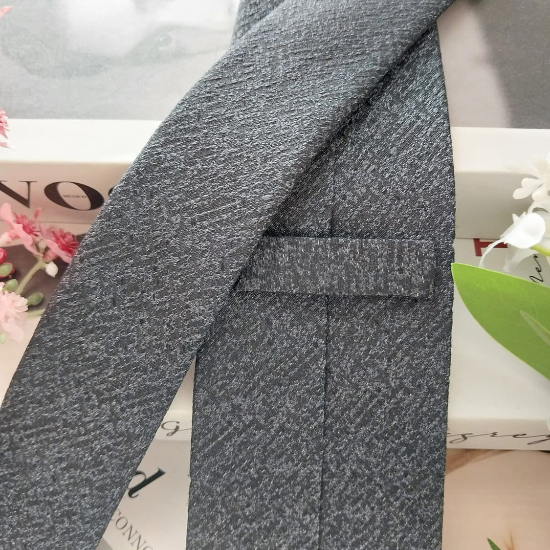 듀퐁 실크 진그레이 로고 포인트 넥타이 7.7cm A+등급 K1638
 상품이미지6