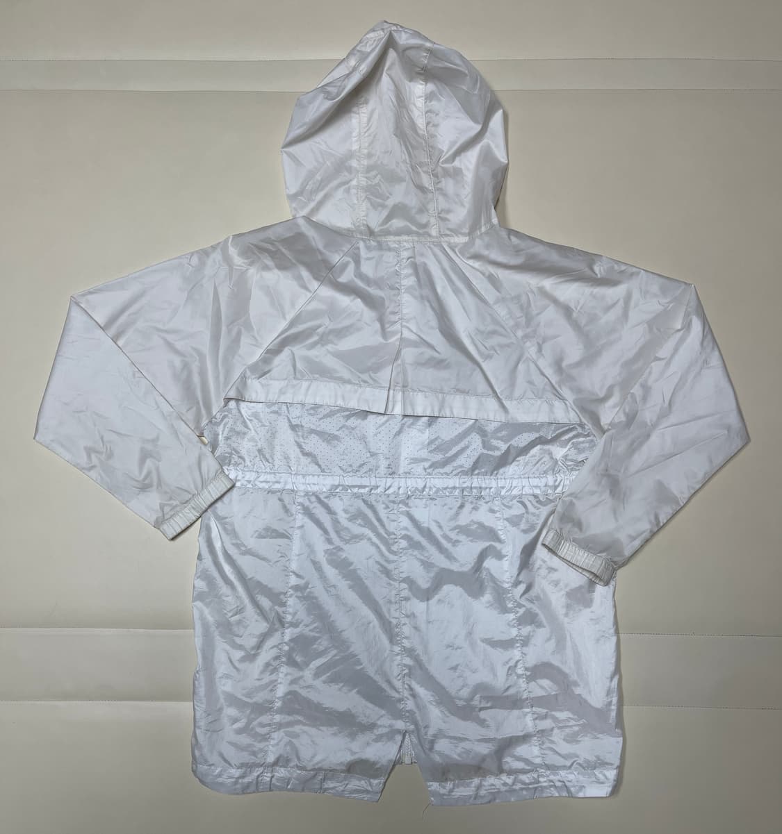 DESCENTE 여성 화이트 후드 바람막이 M 상품이미지2