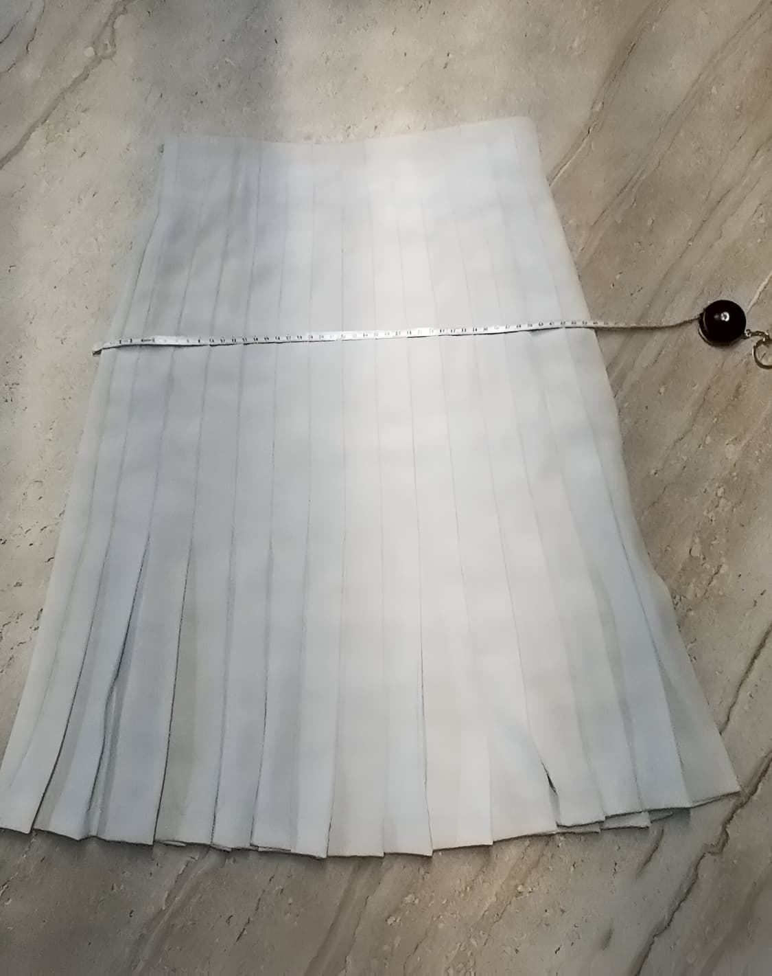 아이보리 핀턱 플리츠 미디 스커트 상품이미지3