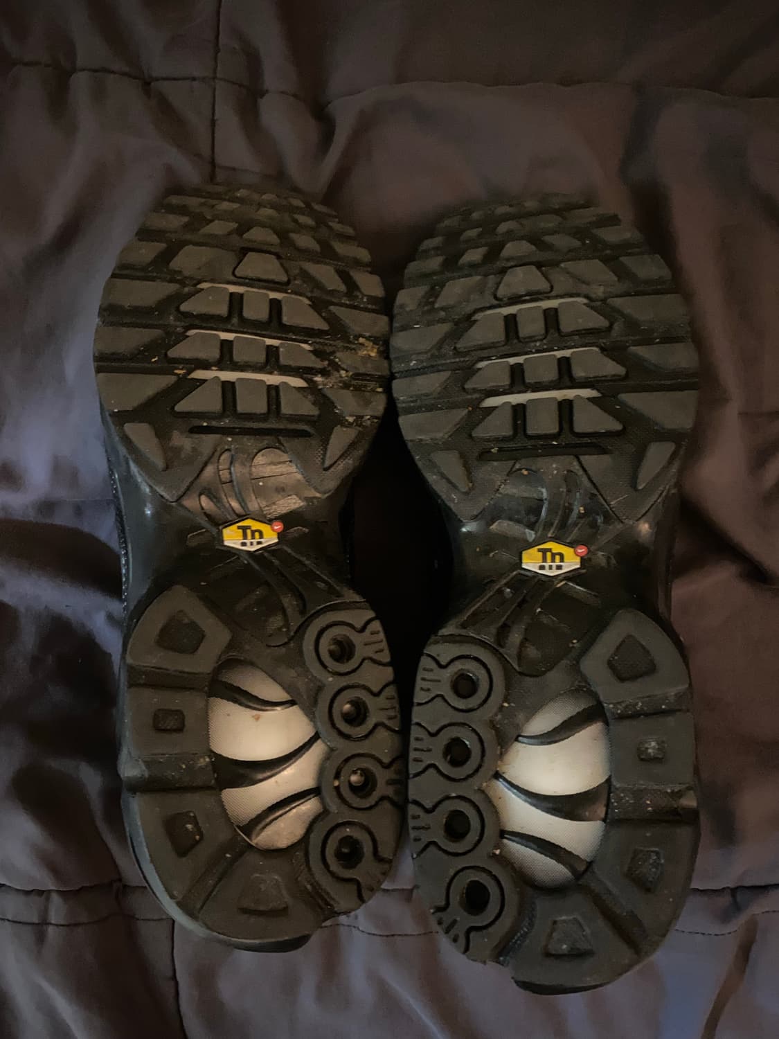 나이키 에어맥스 플러스 트리플 블랙  상품이미지3