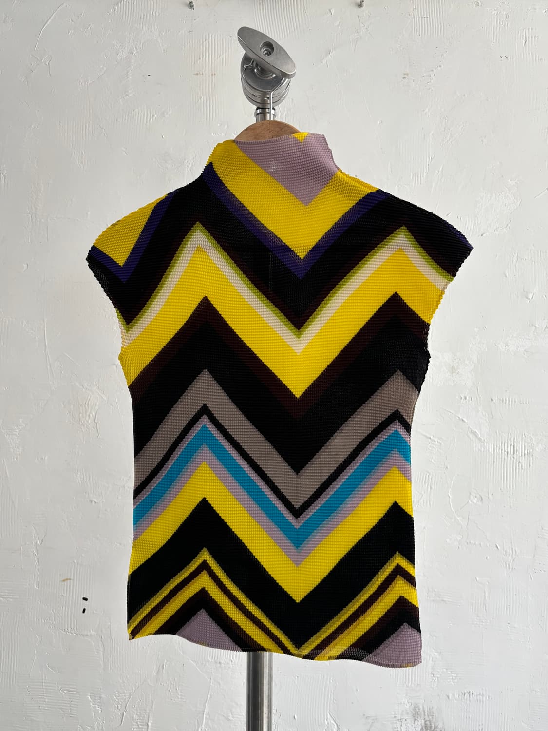 me Issey Miyake me이세이미야케 지그재그 목폴라 나시  상품이미지7