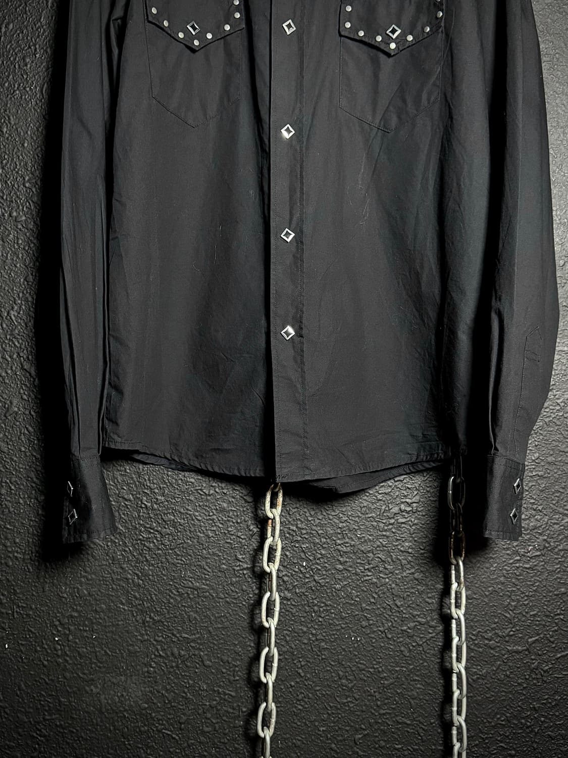 ΩMKΩΣ – Studded Black Western Shirt  블랙  상품이미지4
